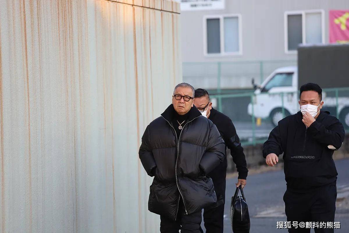 原創當黑社會遇上奢侈品：山口組元旦搗年糕，成了頂級奢侈品秀場