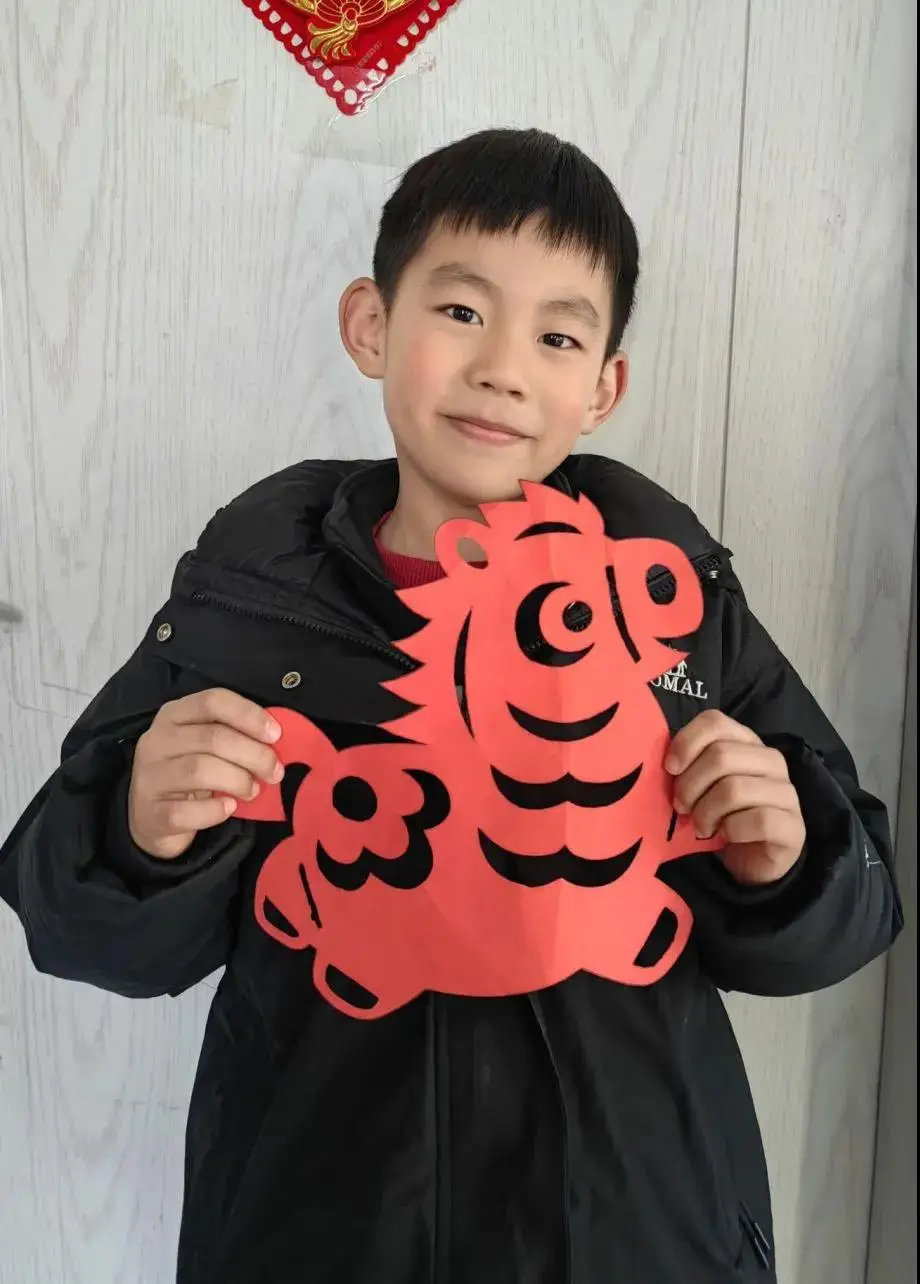 蘇州市三元實驗小學校開展“剪紙納福迎新春”活動