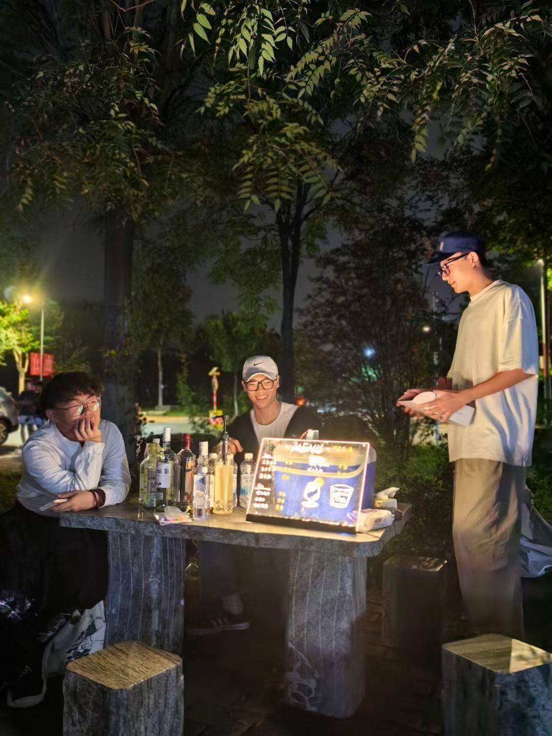 不只考公考研！這屆00後大學生，正在定義成長的“多選答案”