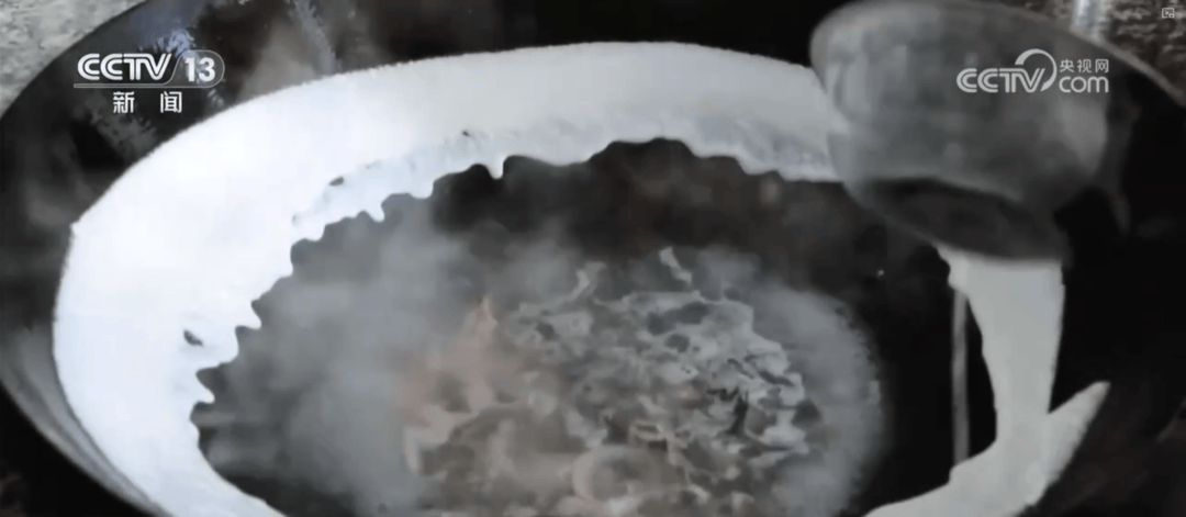 特色小吃串點成線變身“流量密碼” “美食+”延伸文旅消費鏈條