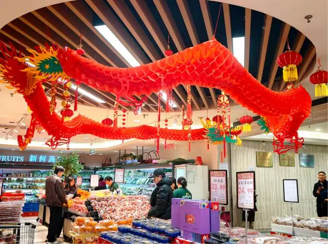 從貨架蔓延到餐桌 年味消費在超市中釋放