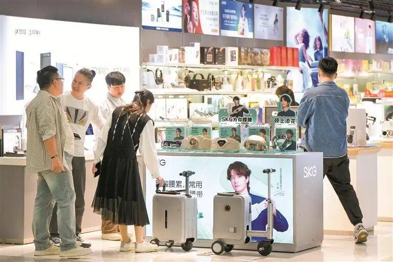 無人機、智慧狗、AI眼鏡……深圳硬核“科技年貨”，正飛往全國31個省份