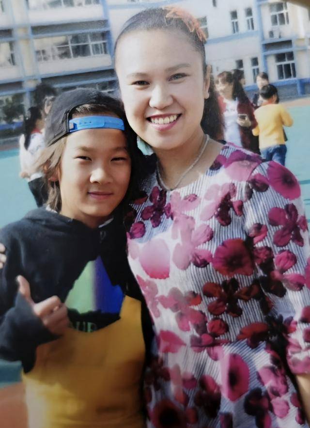 蘇翊鳴小學班主任：他身上最動人的光芒，遠不止於賽場