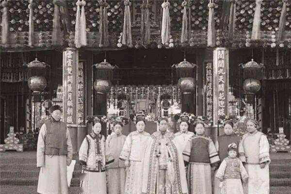 慈禧太后“真實照片”被美國博物館收藏至今，這才是她真正的樣子