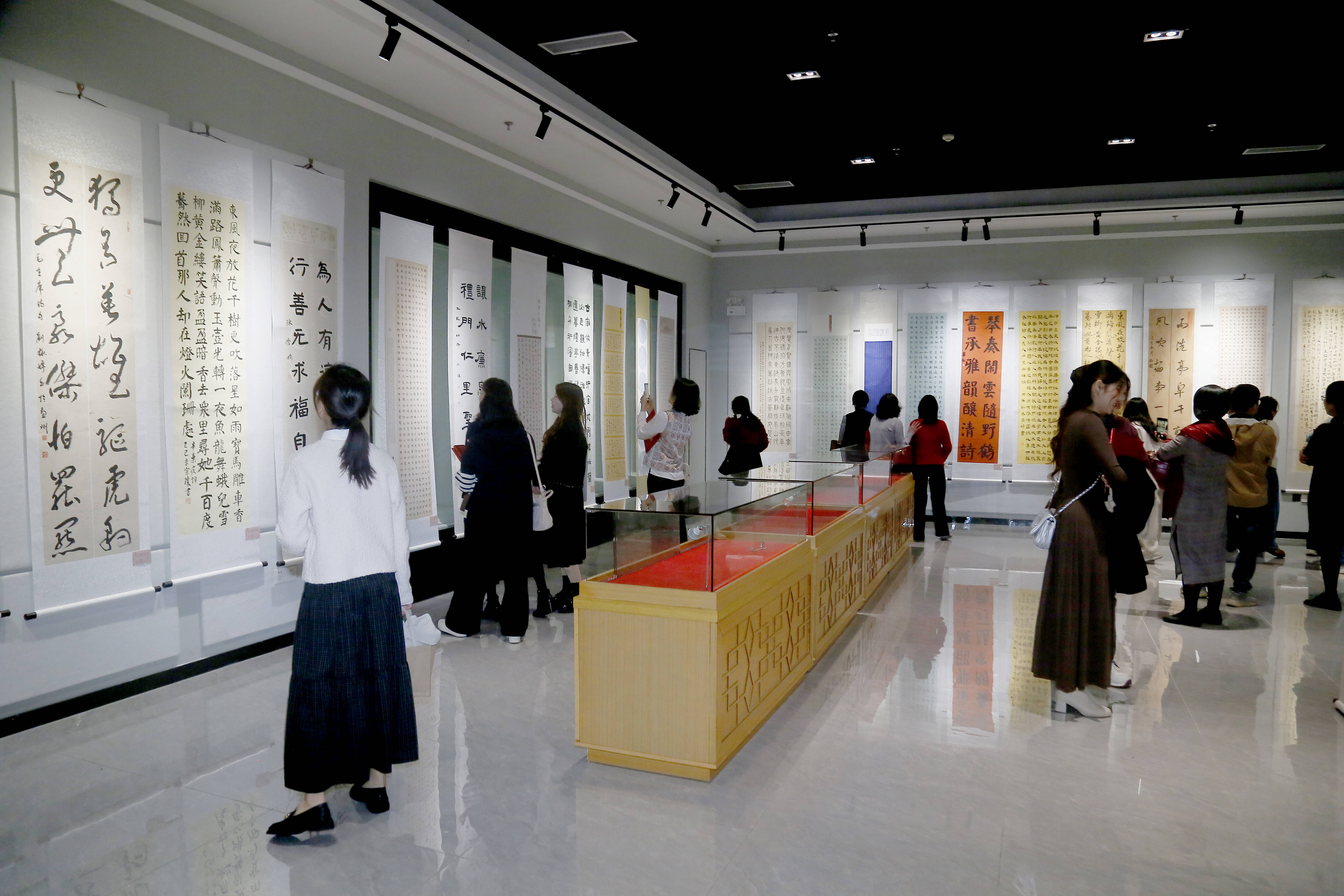 惠州女書法家書法篆刻作品展開展，邀您共賞翰墨芳華