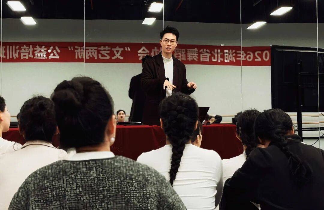 湖北省舞蹈家協會“文藝兩新”公益培訓班走進孝感