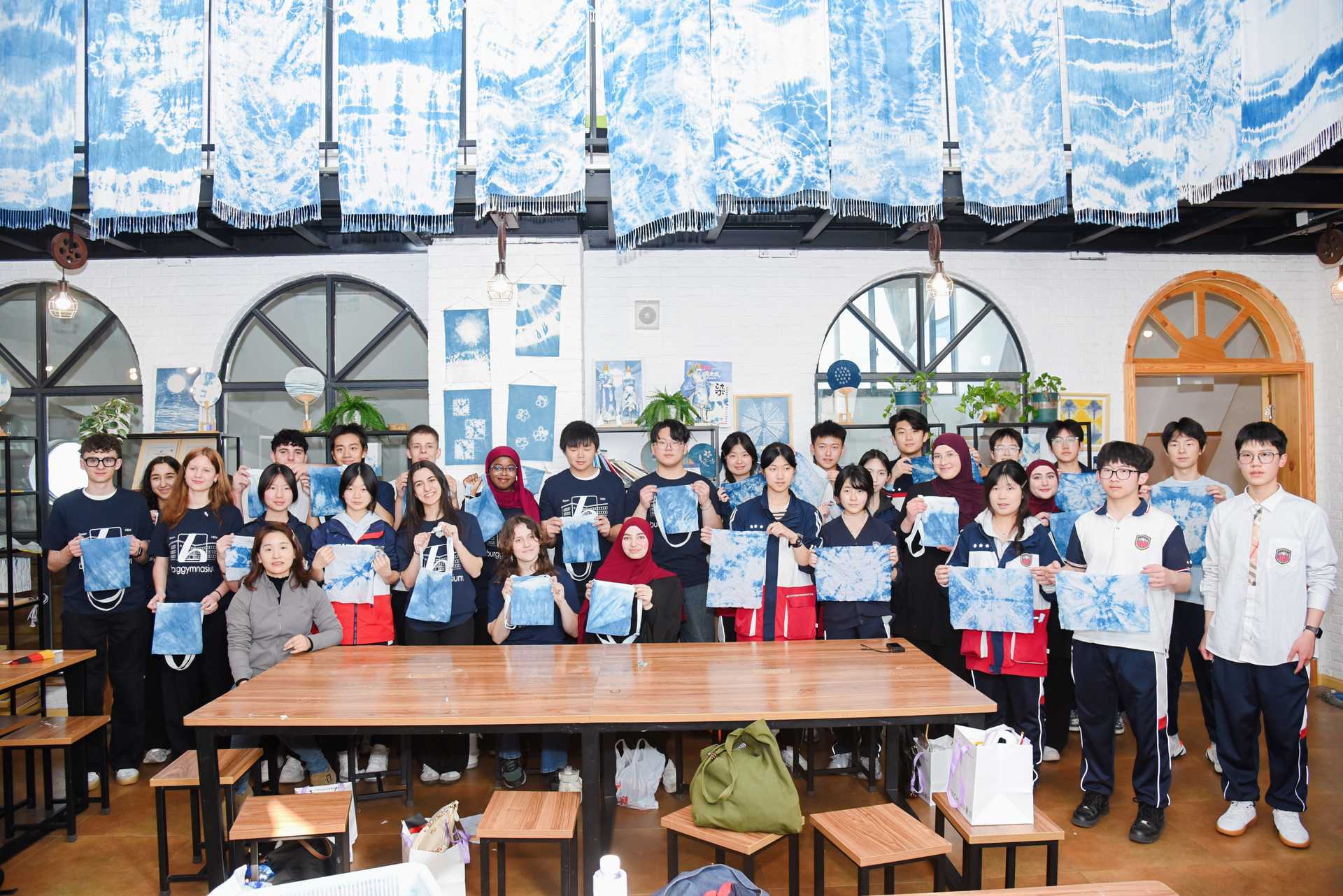 萬里之約！德國最古老中學打卡新川外國語