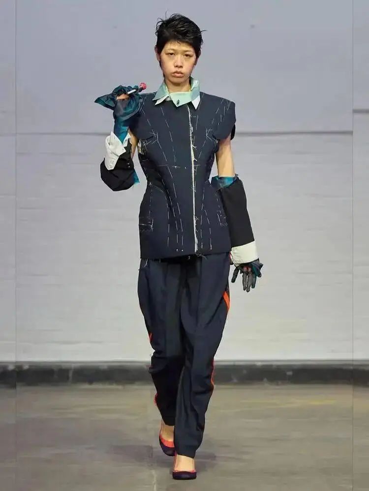 服裝畢業設計釋出 | 2026中央聖馬丁藝術與設計學院-研究生服裝畢業秀！