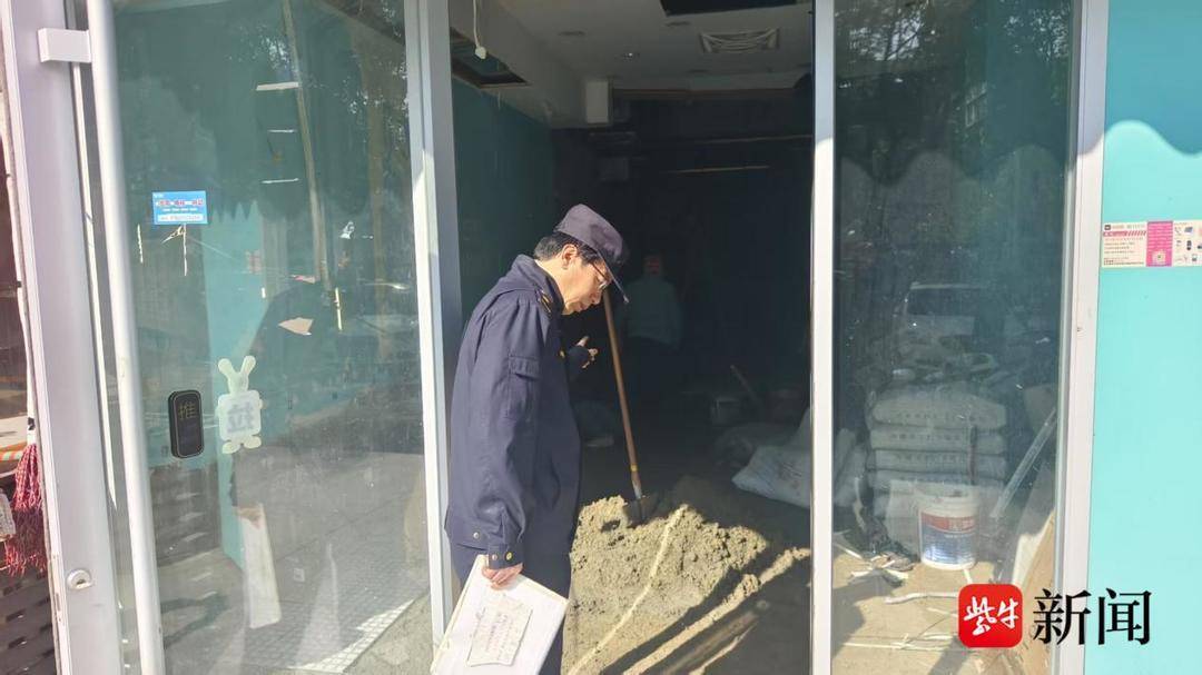 南京建鄴城管：緊盯商鋪裝修“小事”，做好治理“大文章”