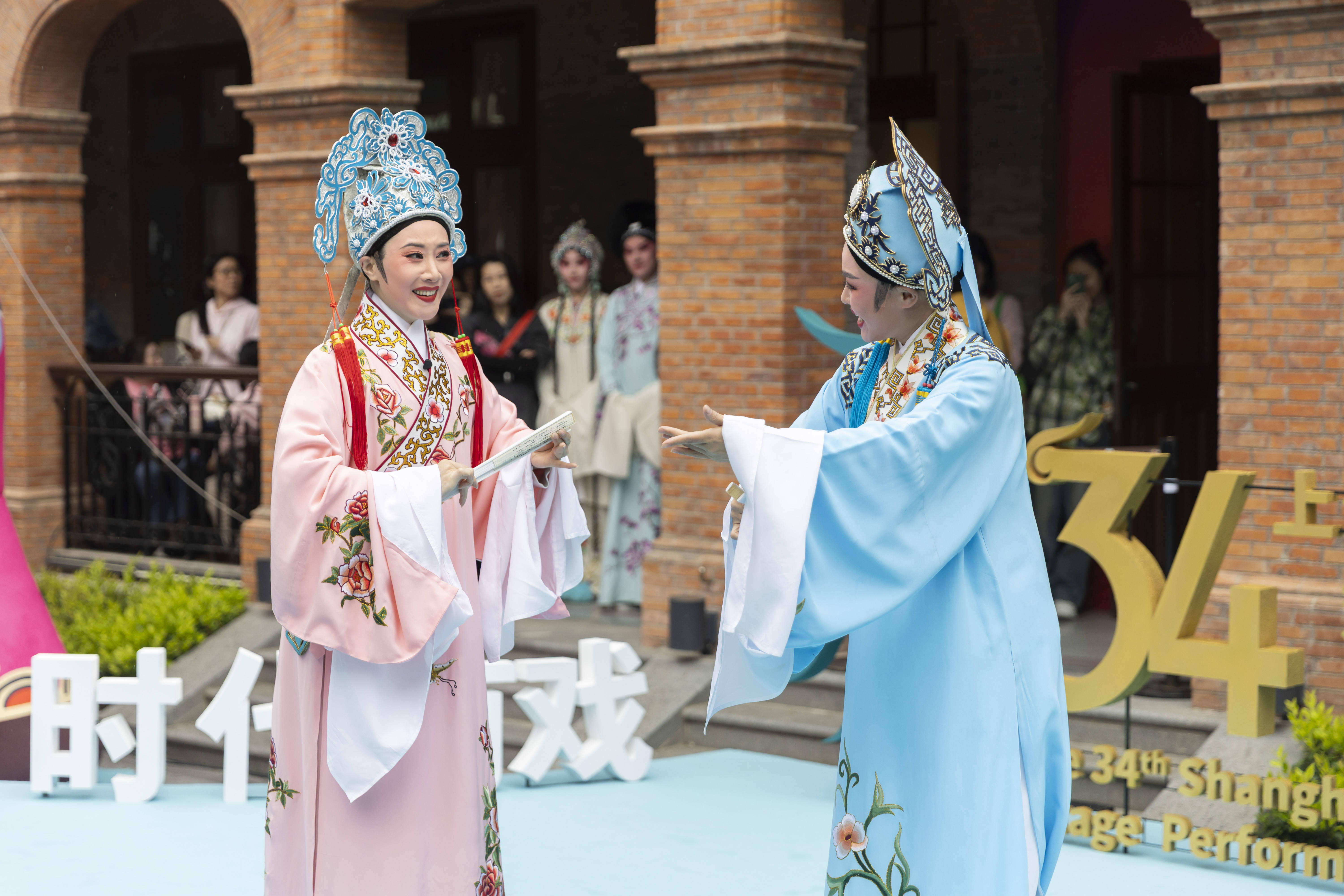 白玉蘭戲劇綻放百年弄堂