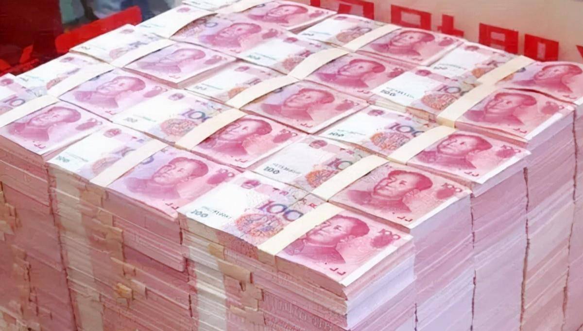 原創2017年，安徽一女會計貪汙1158萬，給男主播刷百萬鑽石