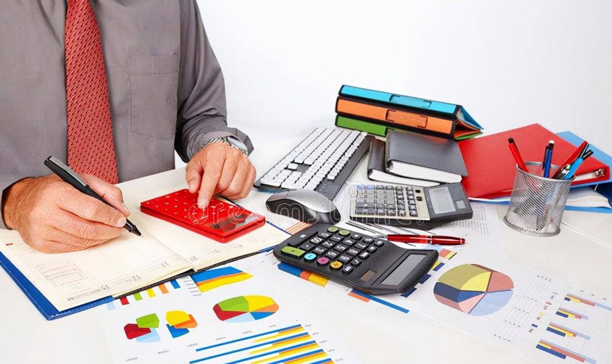 原創2017年，安徽一女會計貪汙1158萬，給男主播刷百萬鑽石