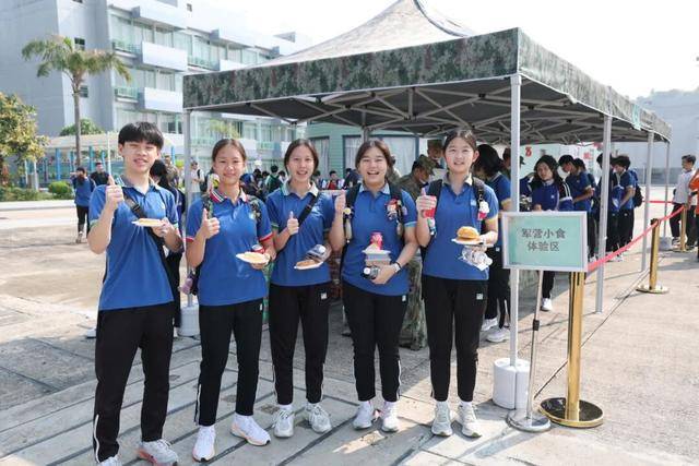 駐香港部隊組織香港青少年愛國主義和國防教育軍事體驗營活動