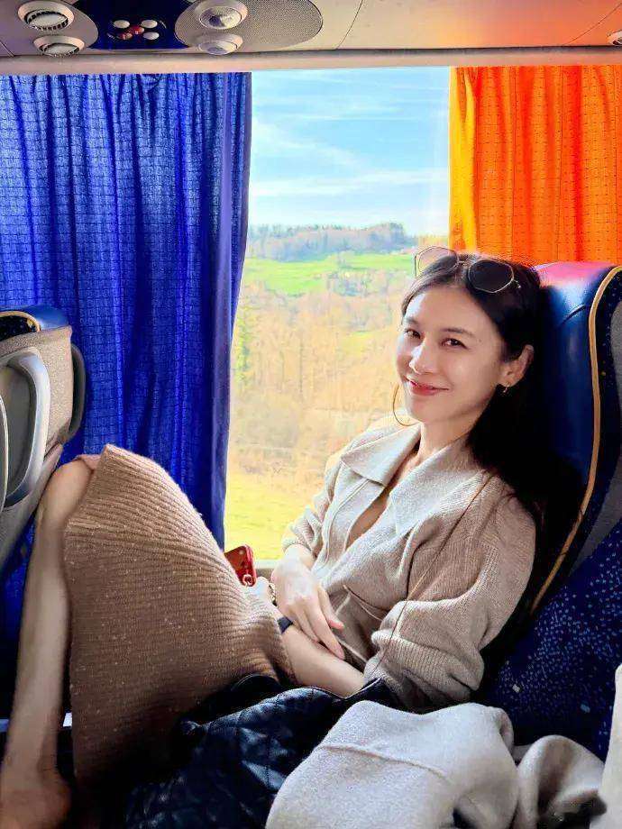 原創離婚後的黃聖依，已出國瑞士留學深造工商管理，最新發文曬留學生活