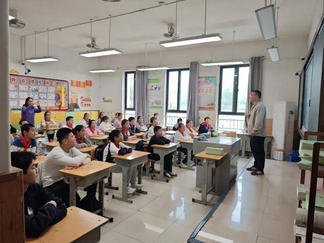 山東省地礦工程勘察院聯合濟南名士小學開展泉水科普活動