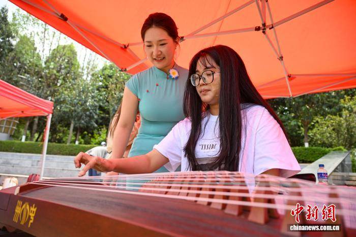 多國留學生齊聚昆明共慶國際中文日