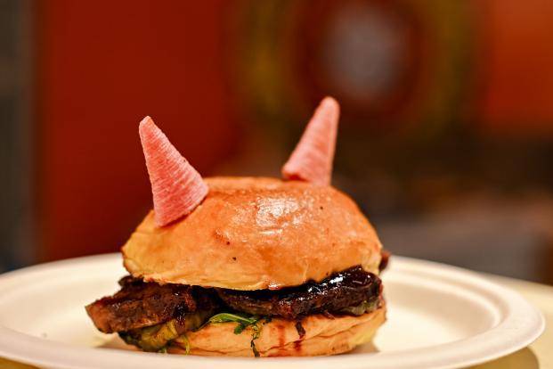 深圳首屆吃堡漢堡節啟幕 以美食IP啟用五一消費新活力