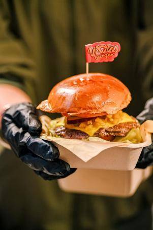 深圳首屆吃堡漢堡節啟幕 以美食IP啟用五一消費新活力