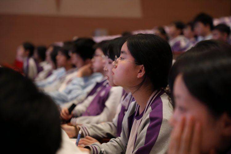 重慶巴蜀科學城中學首批博士工作室授牌