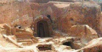 原創專家挖開雍正的墓，看了一眼緊忙說趕緊撤，用水泥封死墓穴