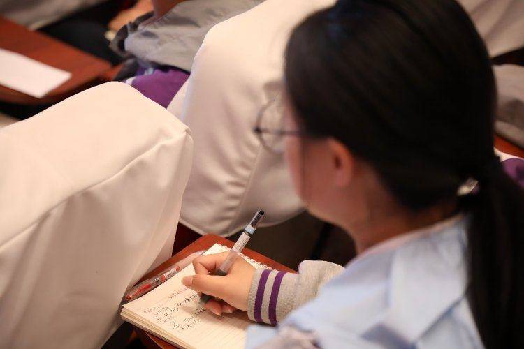 重慶巴蜀科學城中學首批博士工作室授牌