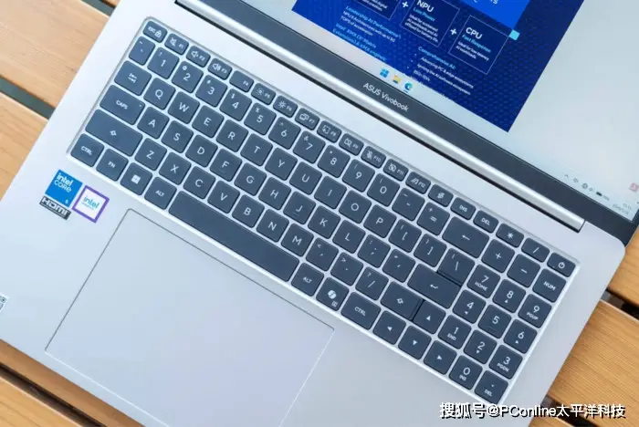 准大学生购机抄作业，学生党闭眼入的高能AI笔记本