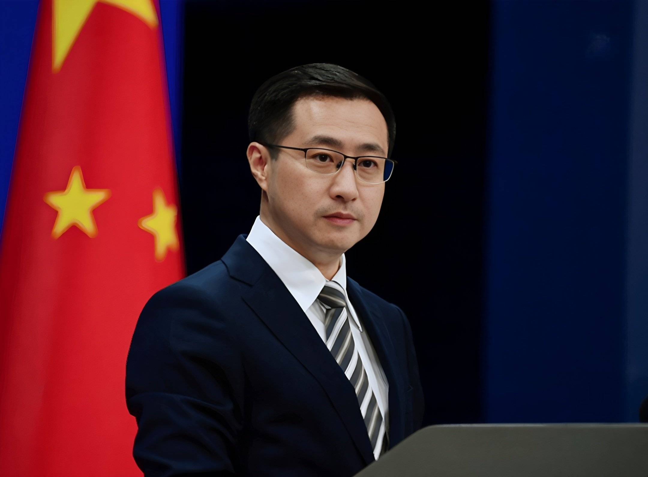 原創黃巖島挑釁不過癮，菲律賓又把黑手伸向中國法律，外交部撂下重話