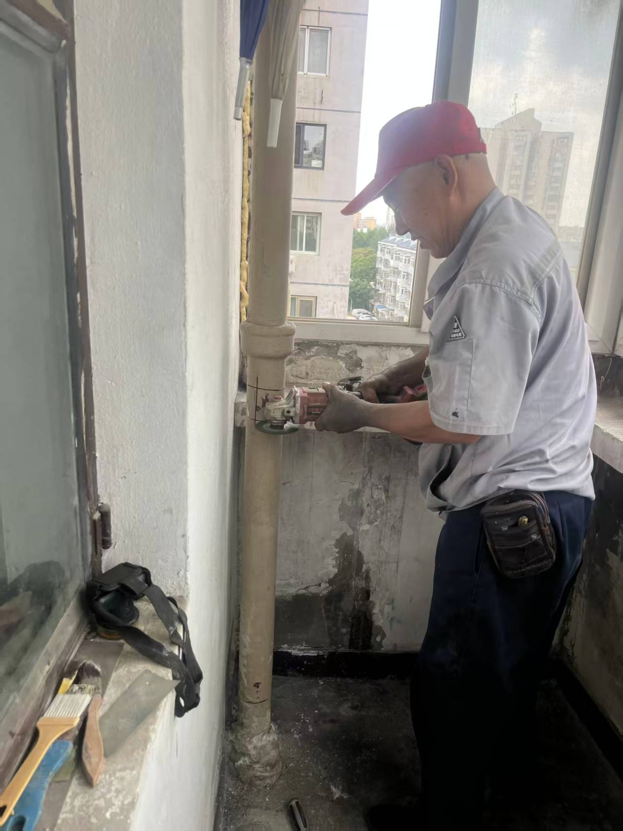 一戶漏水涉及兩家物業，誰來修？社羣助力快速劃分責任