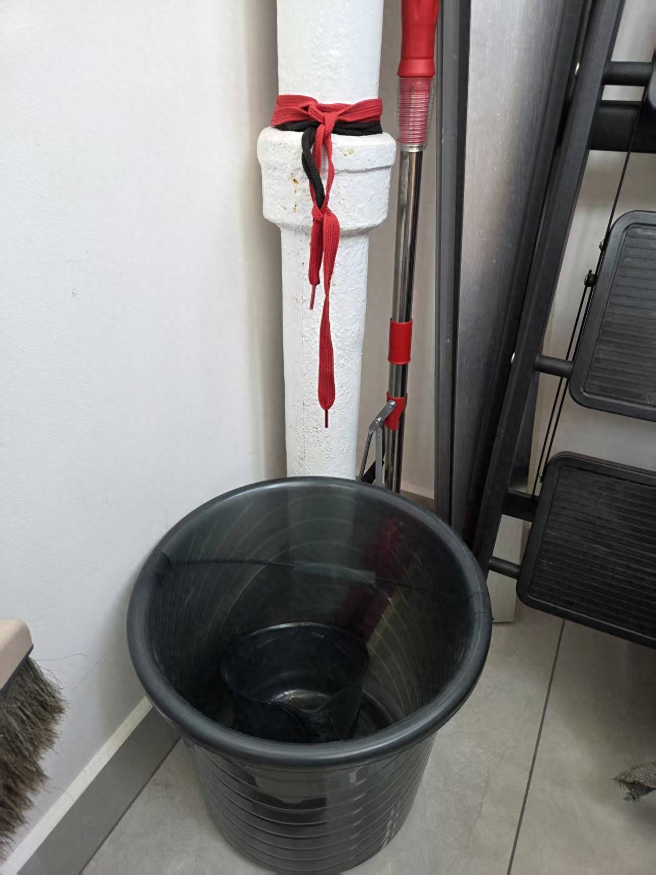 一戶漏水涉及兩家物業，誰來修？社羣助力快速劃分責任