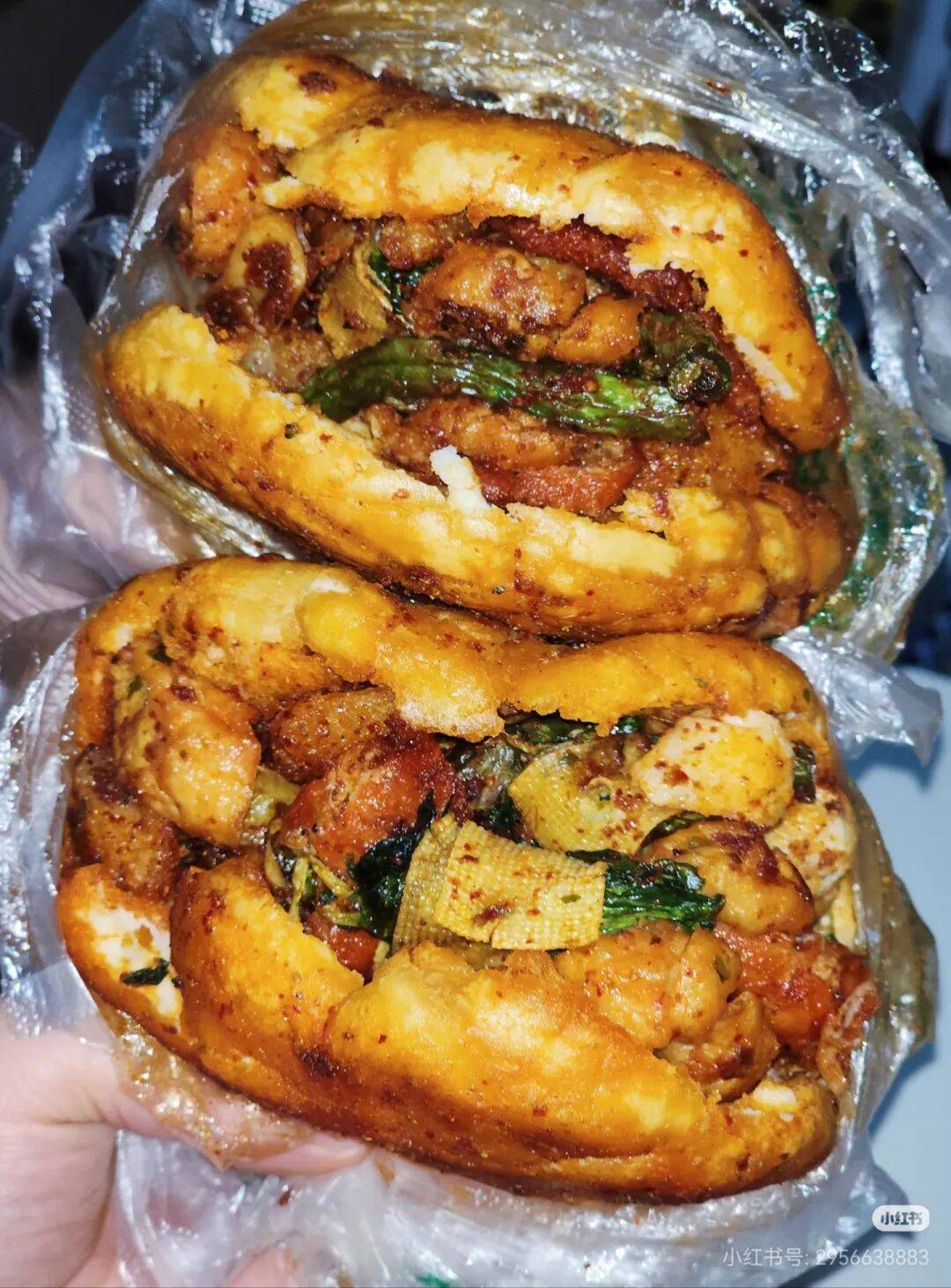 甘肅燒烤夾餅走紅北京，這一口“攢勁”美食怎麼吃？