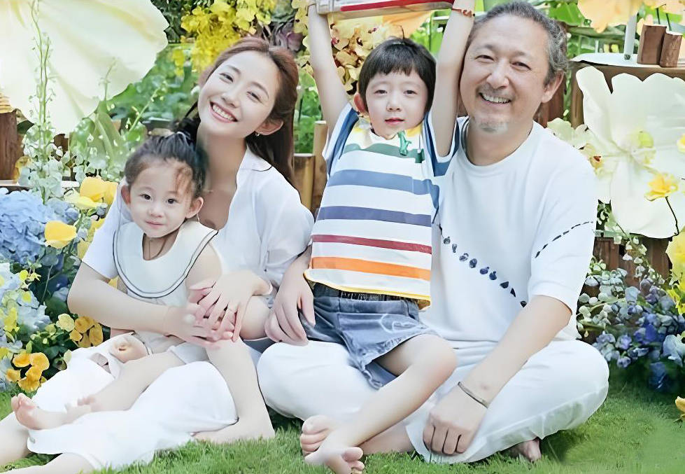 原創她是美女演員，是作曲家三寶的再婚妻子，結婚9年還在北京租房住