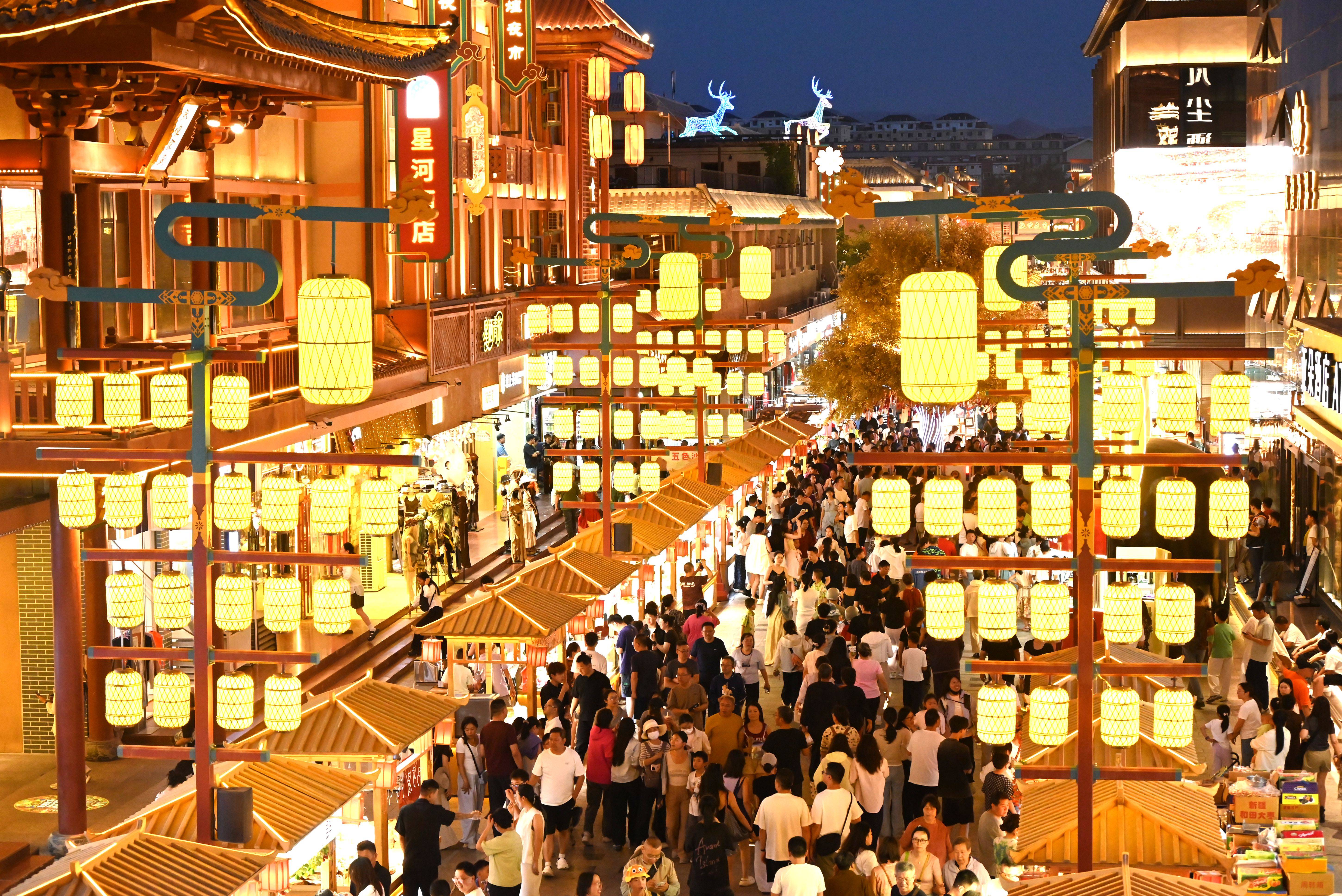 甘肅敦煌：暑期旅遊人氣旺#