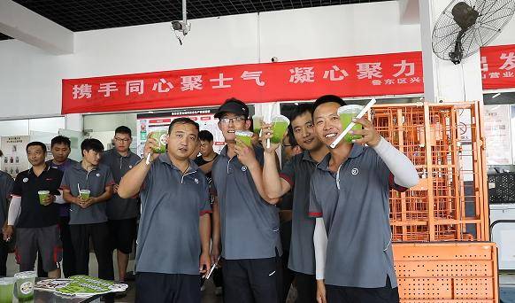 市北這杯立秋“奶茶”，甜到了快遞小哥心裡！