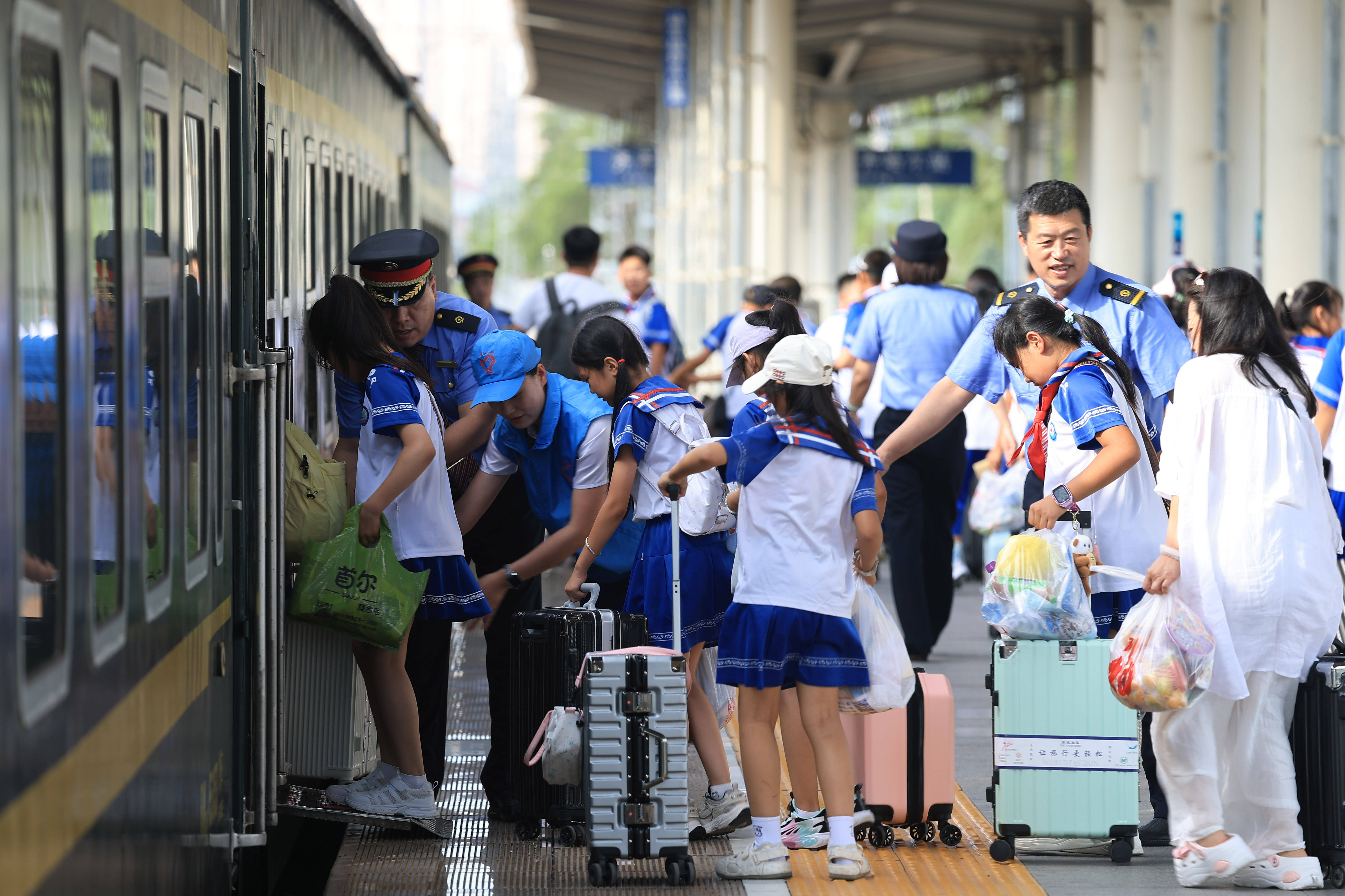 哈鐵開行今年首趟黑龍江至北京研學旅遊專列#