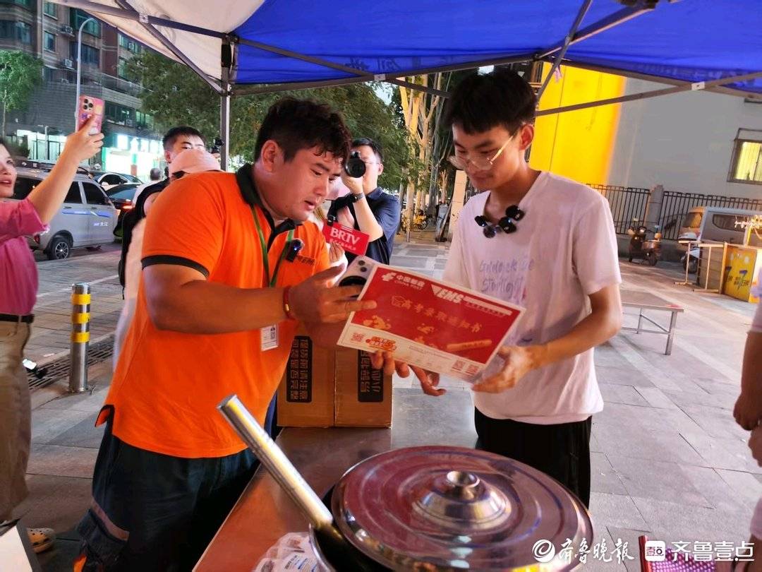 高考後來濟“擺滷味攤救妹”少年已收到大學錄取通知書