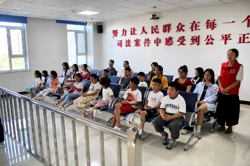 德潤青苗惠澤成林｜模擬庭審學法律法治護航伴成長