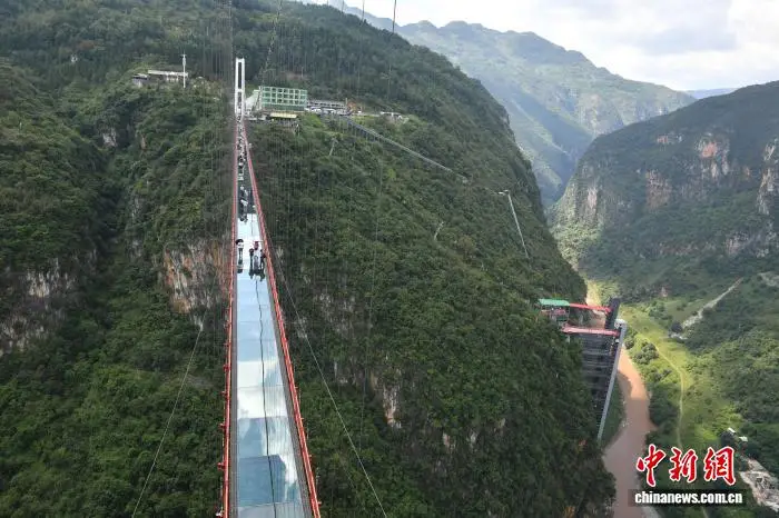 雲南尼珠河大峽谷迎暑期旅遊熱