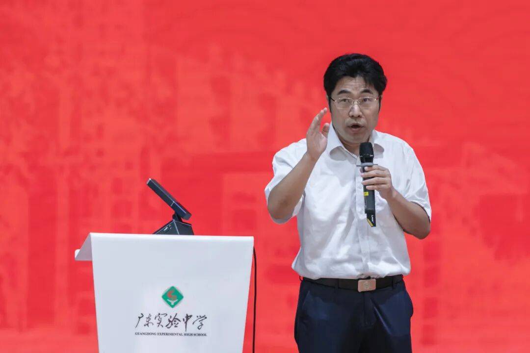 蔡騭，任廣東實驗中學黨委書記