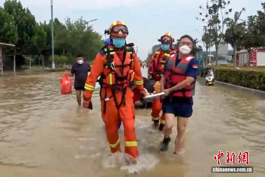 河南周口賈魯河堤防潰口：一醫院一駕校被淹 455人安全轉移