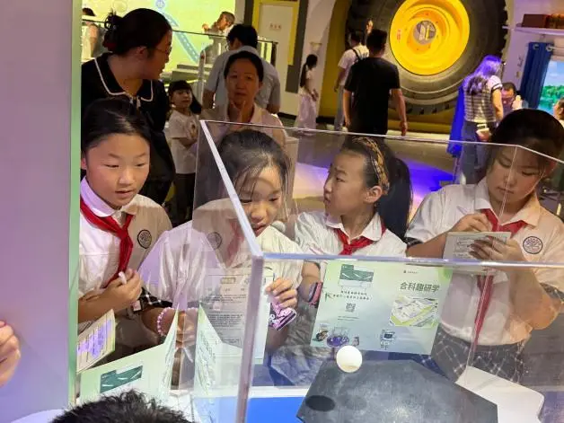 合肥市躍進小學：玩轉平衡世界 點亮科學夢想