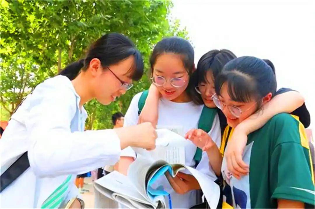 原創問了十位大學生 終於算出家長該給多少生活費
