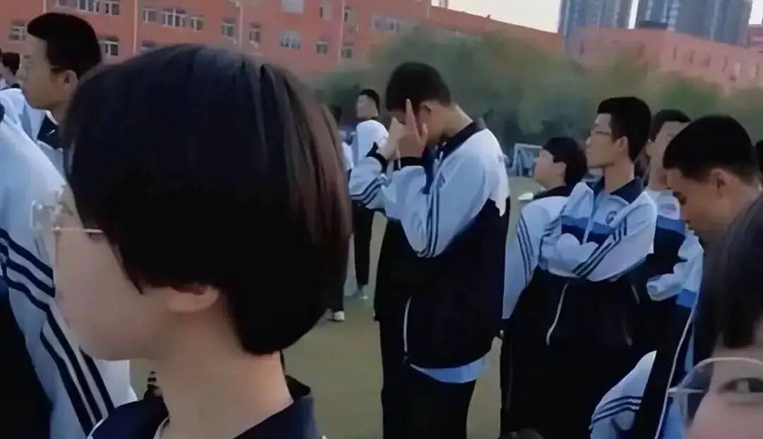 原創剪髮兩次才過關，多地中學“髮型令”刷屏，到底是規範還是束縛？