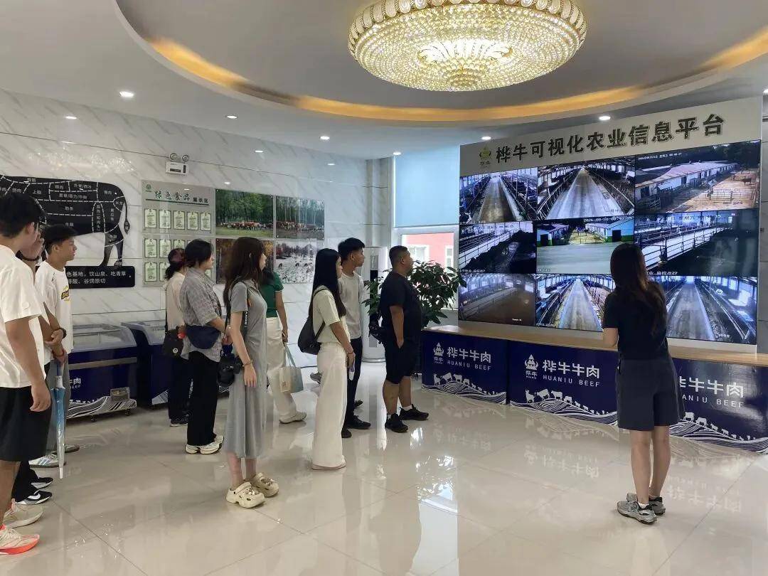 大學生回樺甸 探訪家鄉產業
