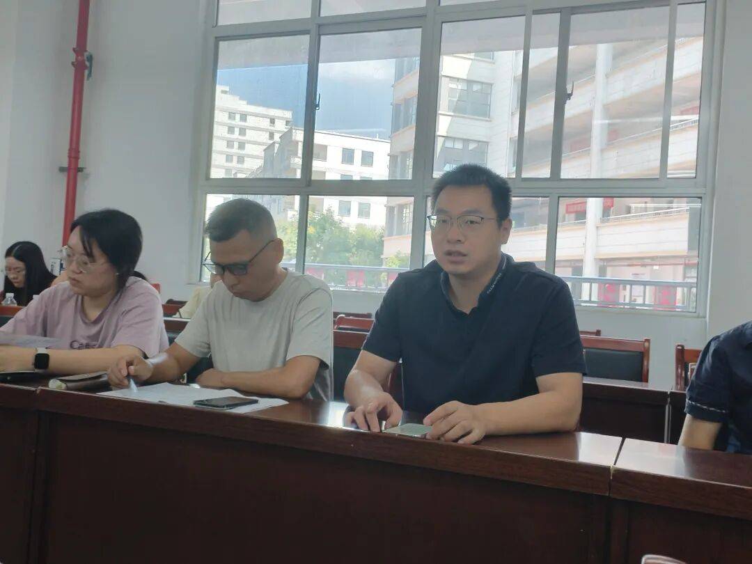 南陽市第六完全學校高階中學暑期全員系列專題培訓圓滿結束