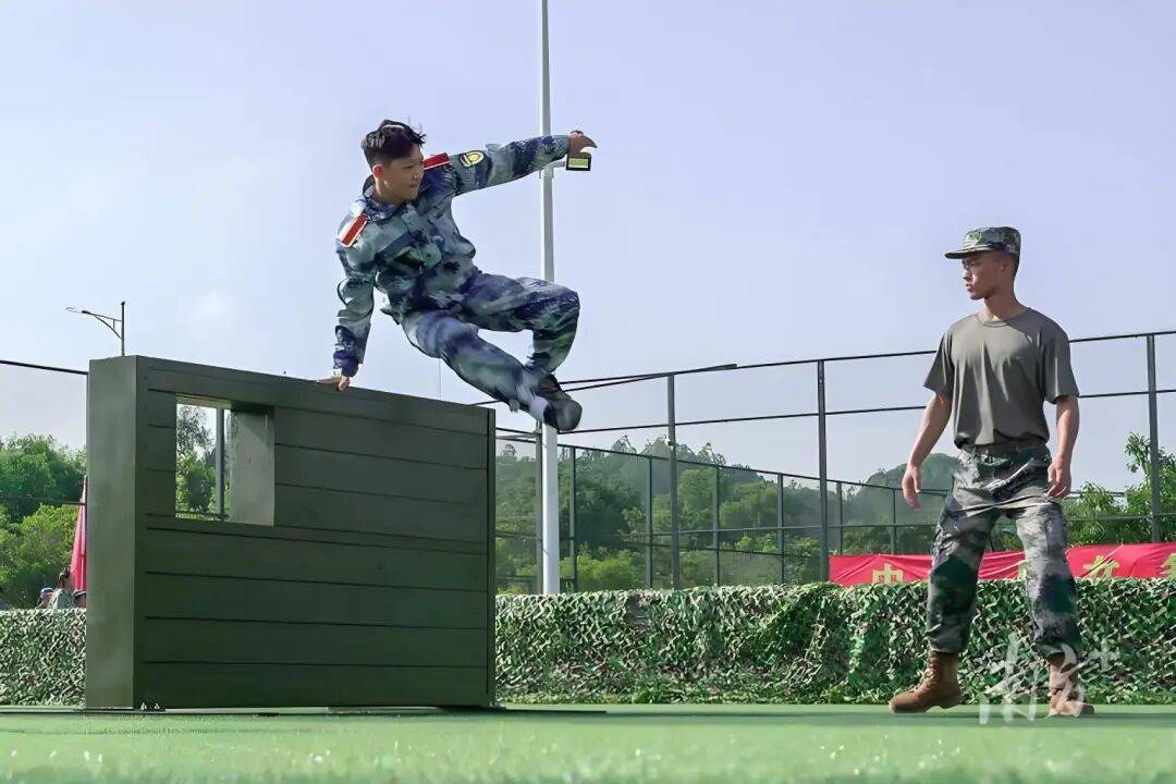 “為什麼要軍訓”，大學、高中、初中軍訓是非常有必要的！