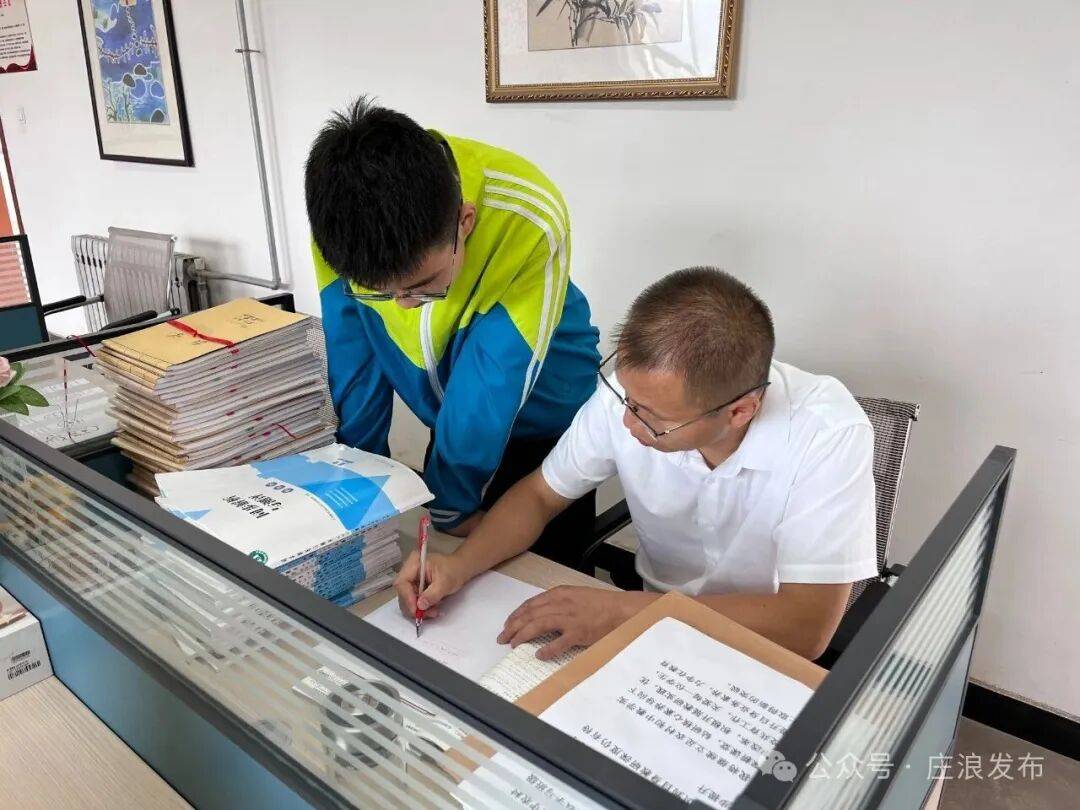 紮根鄉土十七載 一片丹心育桃李——記莊浪縣良邑中學教師苗託飛