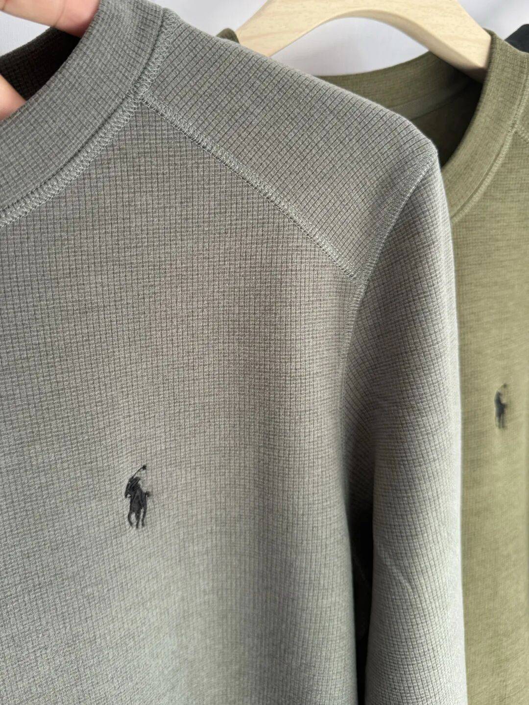拉*夫同款刺繡圓領華夫格衛衣，男士衣櫃裡的經典款！