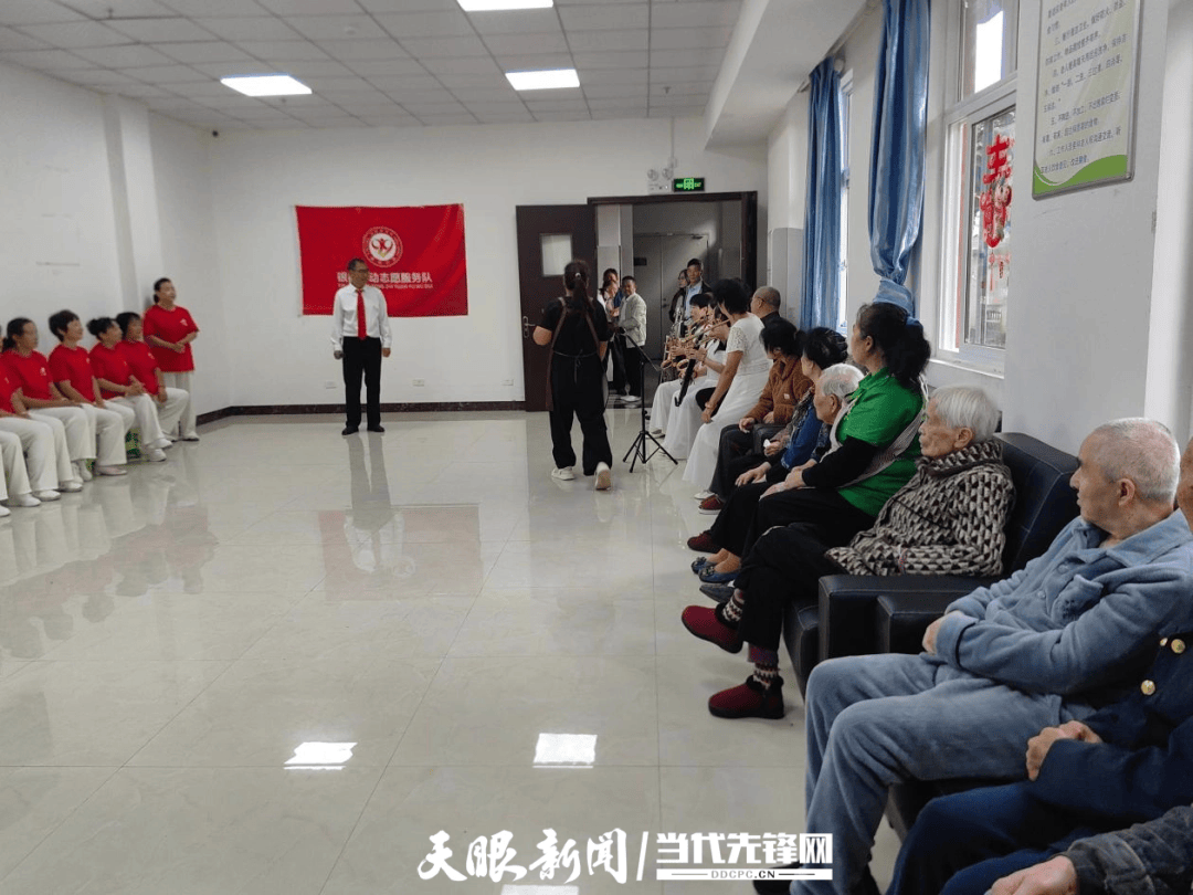 修文縣老年大學銀齡志願服務隊走進勝康老年公寓