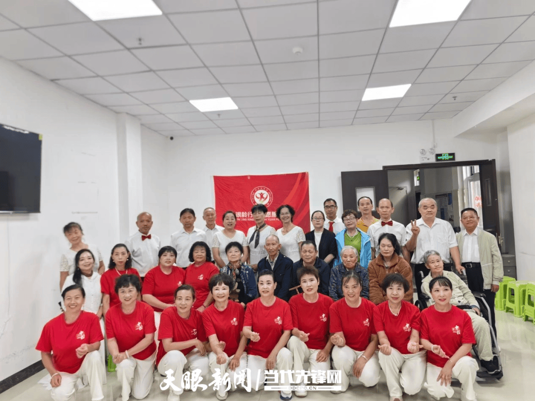 修文縣老年大學銀齡志願服務隊走進勝康老年公寓